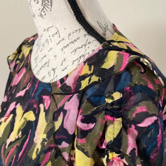 Guess Ruffled Floral Blouse - Picture 3 of 12